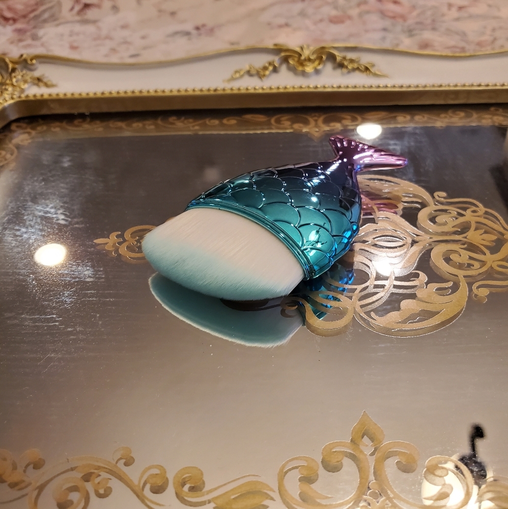 🧜🏼‍♀️💙💜Mermaid makeup brush - Picture 2 of 4
